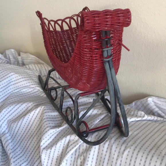 Red Wicker Holiday Sleigh - Picture 4 of 10